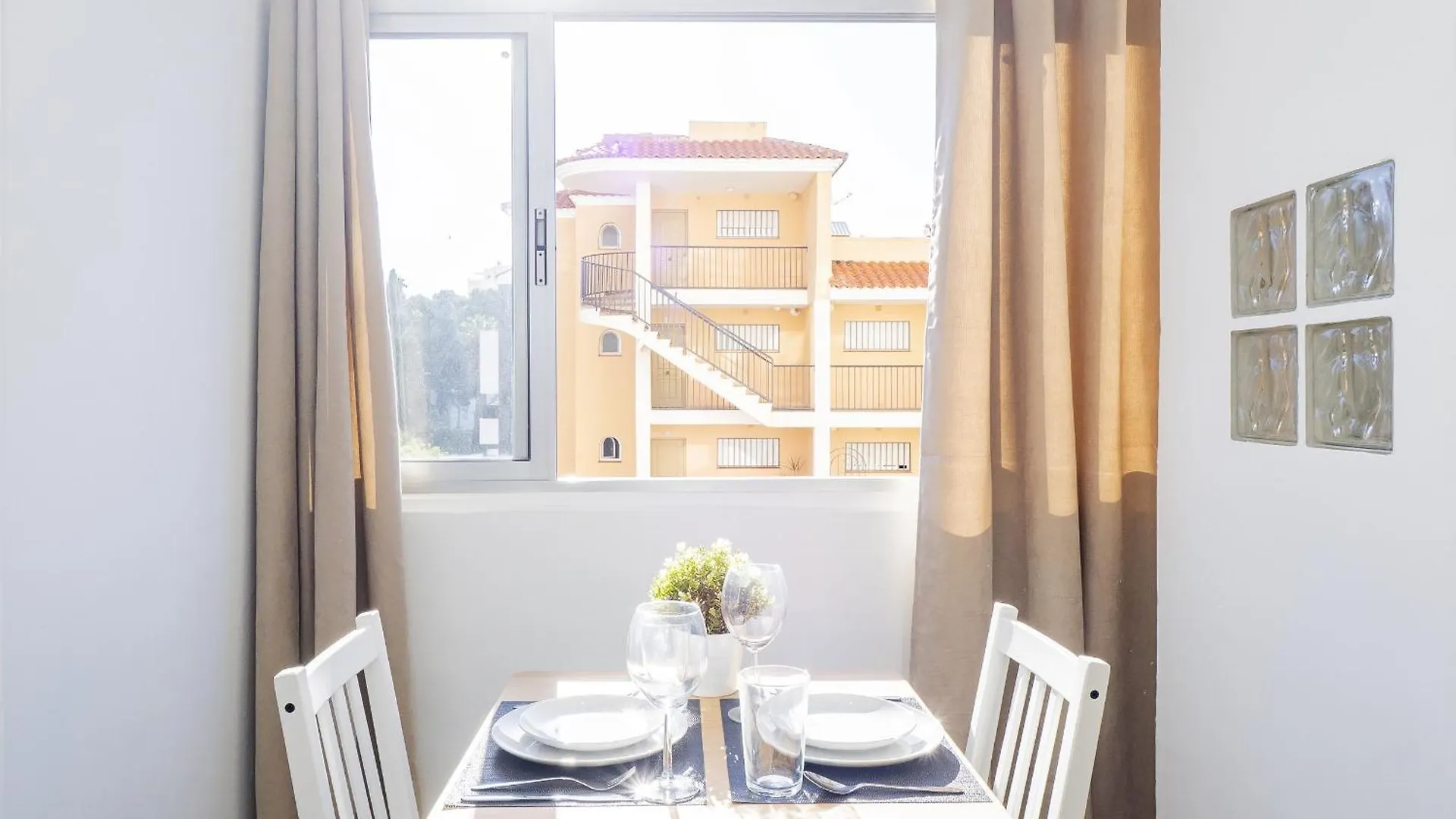 Apartman Cubo'S Estudio Las Naciones 432 Only Adults Benalmádena